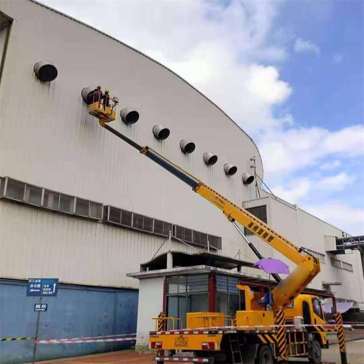 邹平高空作业车出租服务：专业广告牌安装解决方案