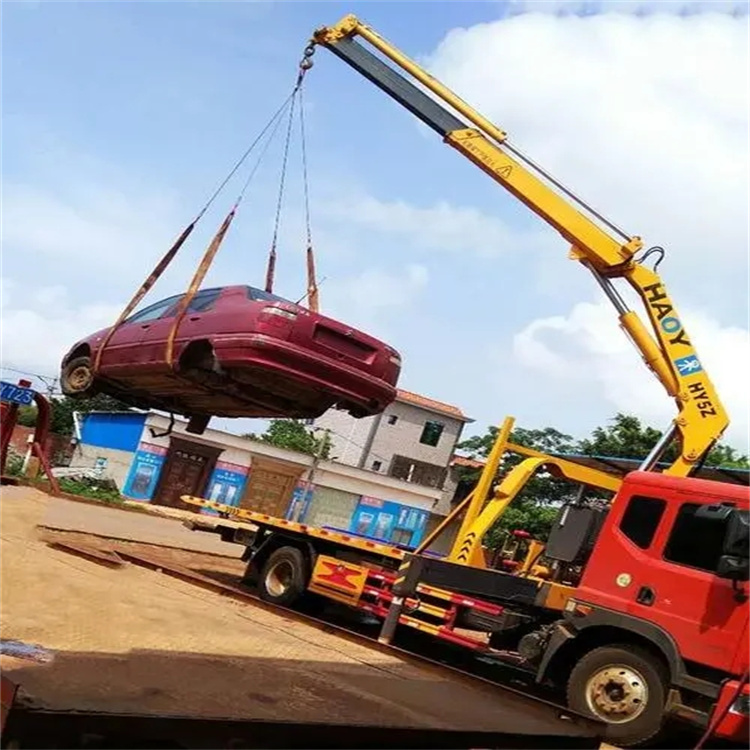 邹平吊车吊汽车的正确方法